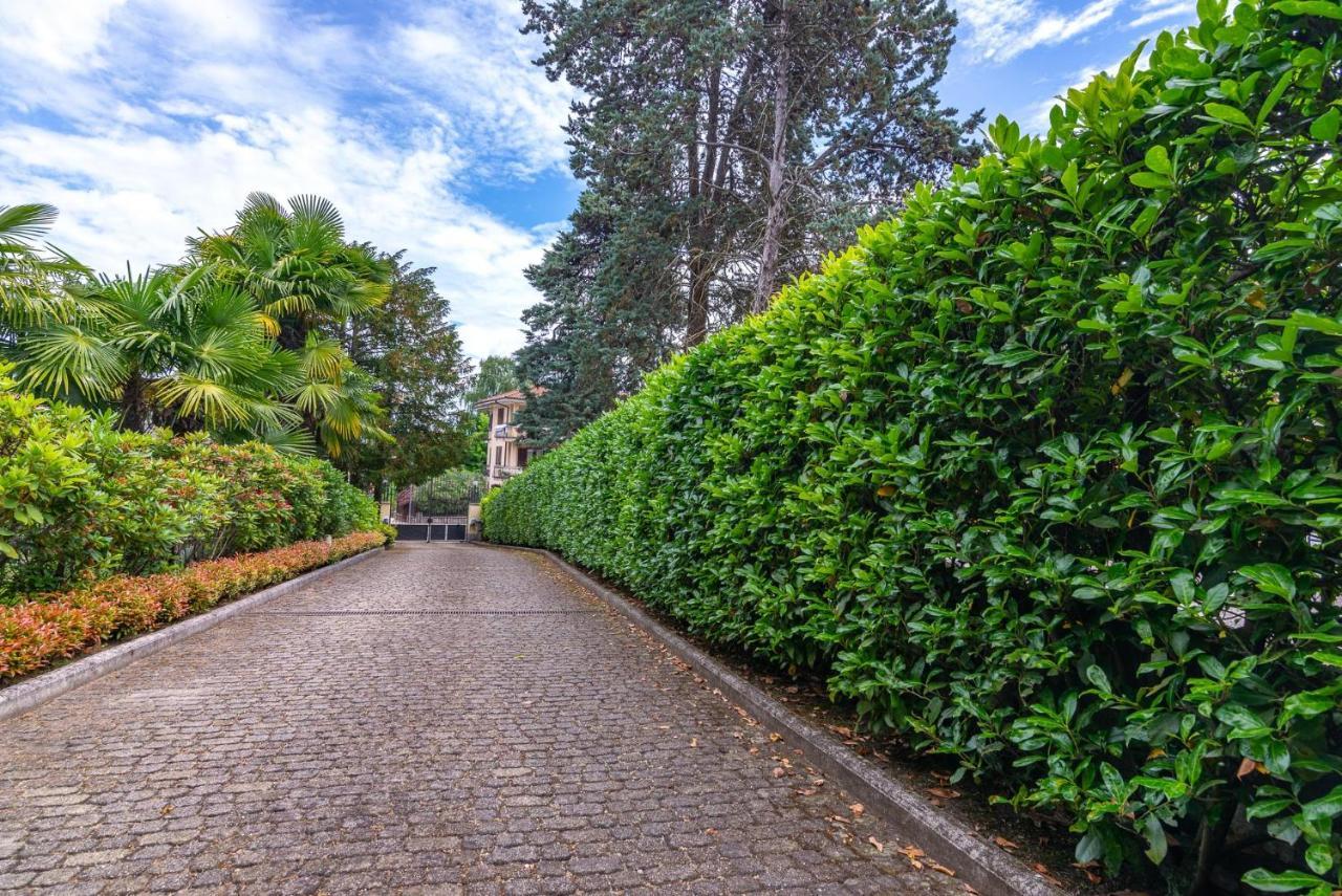 La Dependance Immersa Nel Parco Della Villa Isabella Stresa Exterior photo