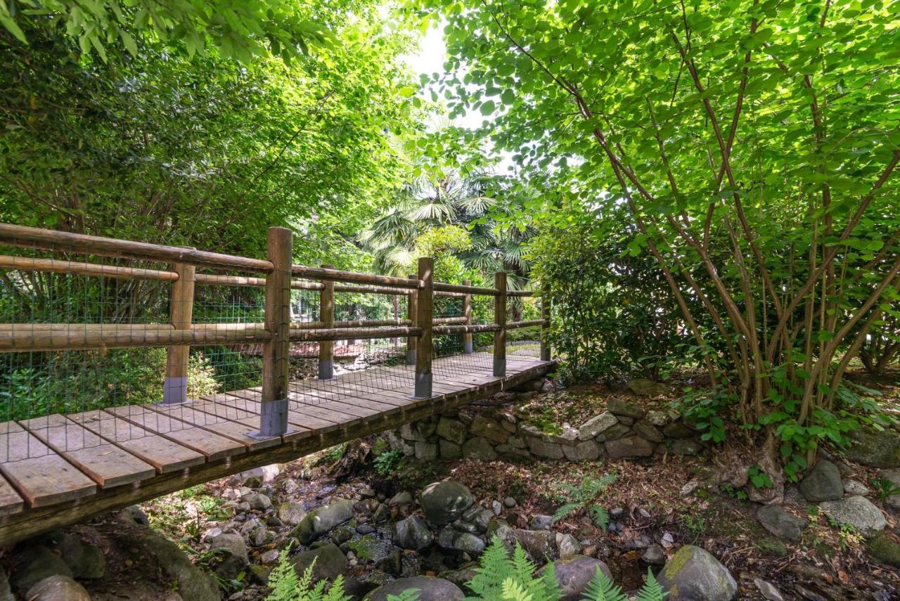 La Dependance Immersa Nel Parco Della Villa Isabella Stresa Exterior photo