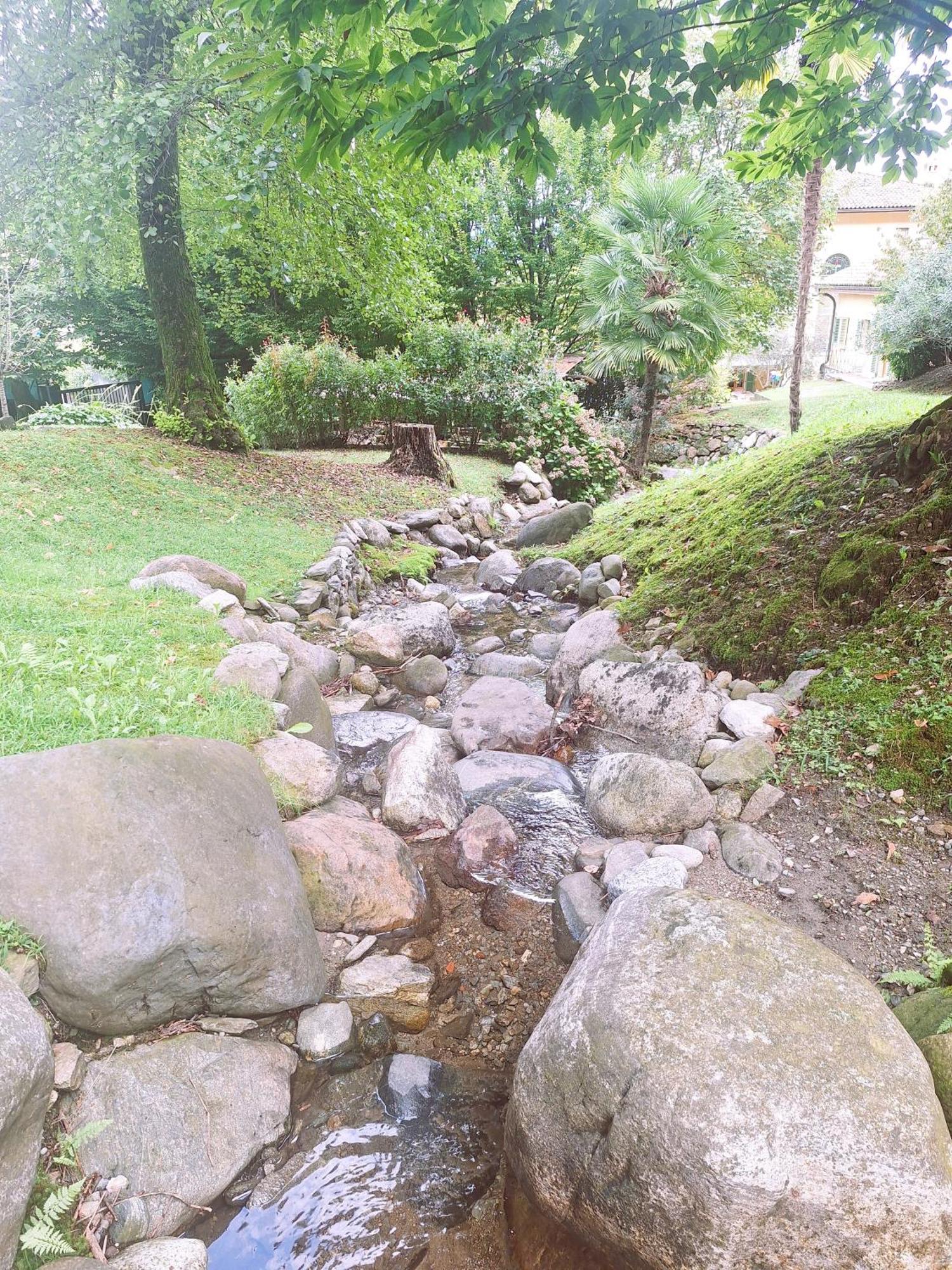 La Dependance Immersa Nel Parco Della Villa Isabella Stresa Exterior photo